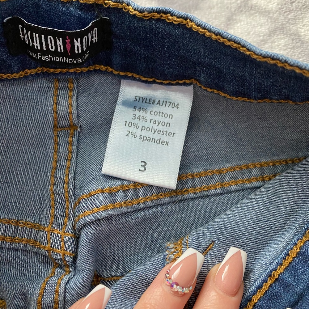 FASHION NOVA HIGH RISE JEANS - Picture 2 of 4